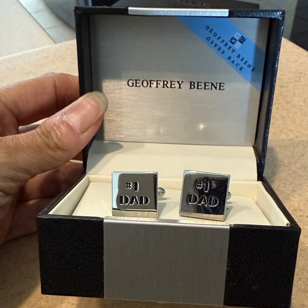 Geoffrey Beene Men’s Silver '#1 Dad' Cufflinks